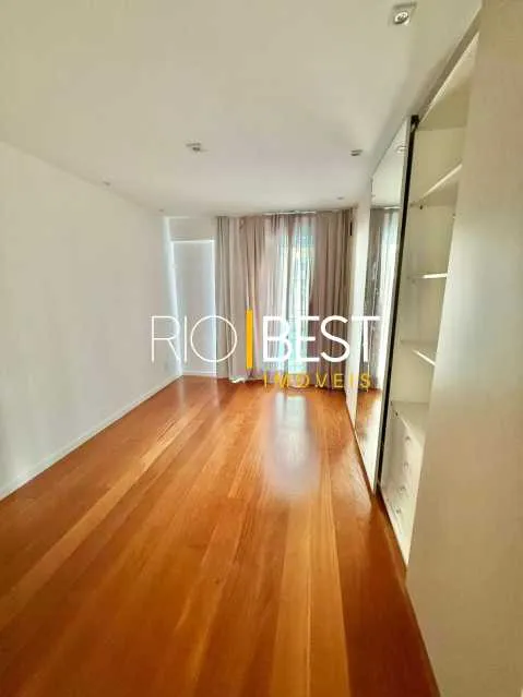 Apartment with 4 bedrooms and a glazed balcony view — photo 16