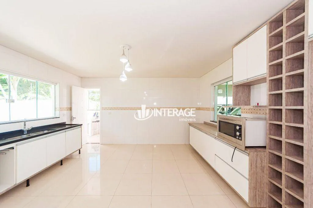 House with 3 bedrooms and a private garden — photo 2