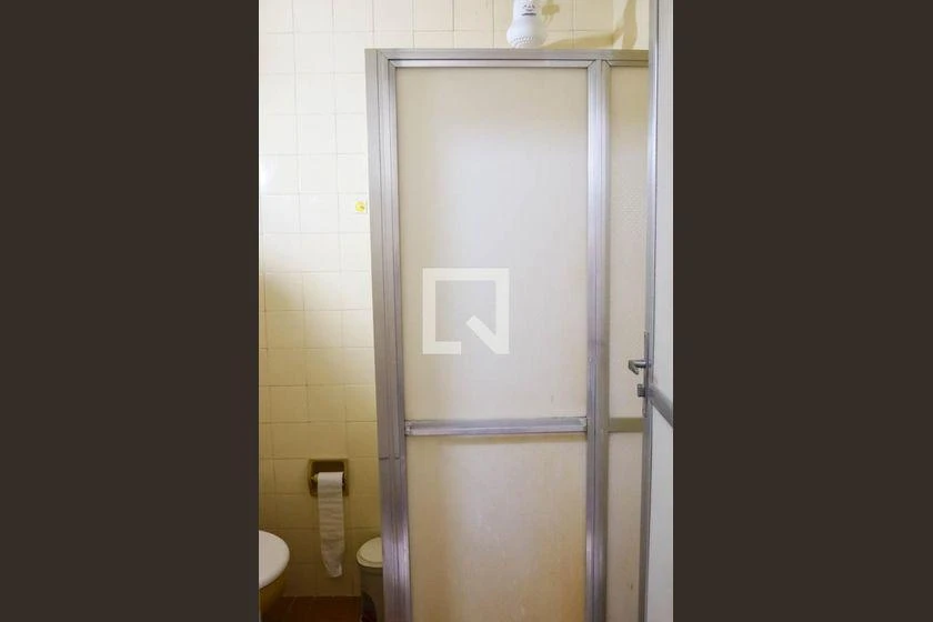 Furnished 2-bedroom apartment with 1 bathroom — photo 2