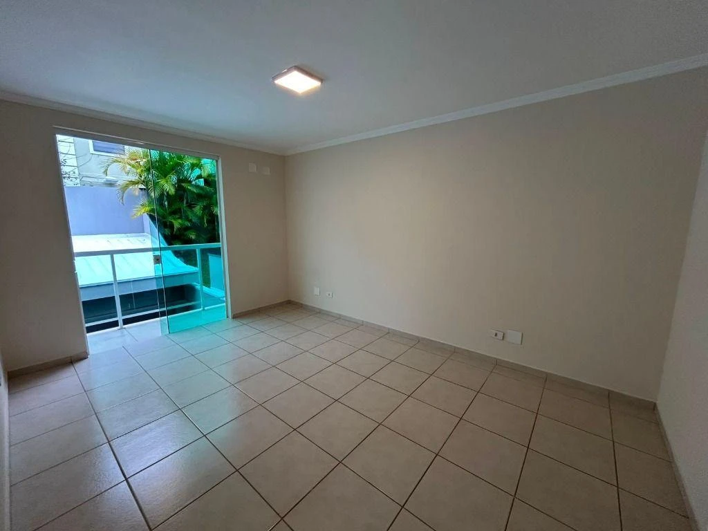 Unfurnished house with gas kitchen and 2 parking spaces — photo 24