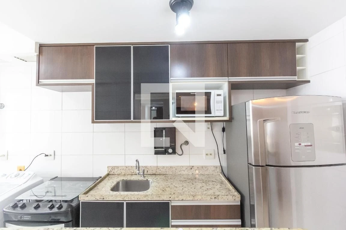 Balcony with a grill in a 2-bedroom apartment, 68 m² — photo 24