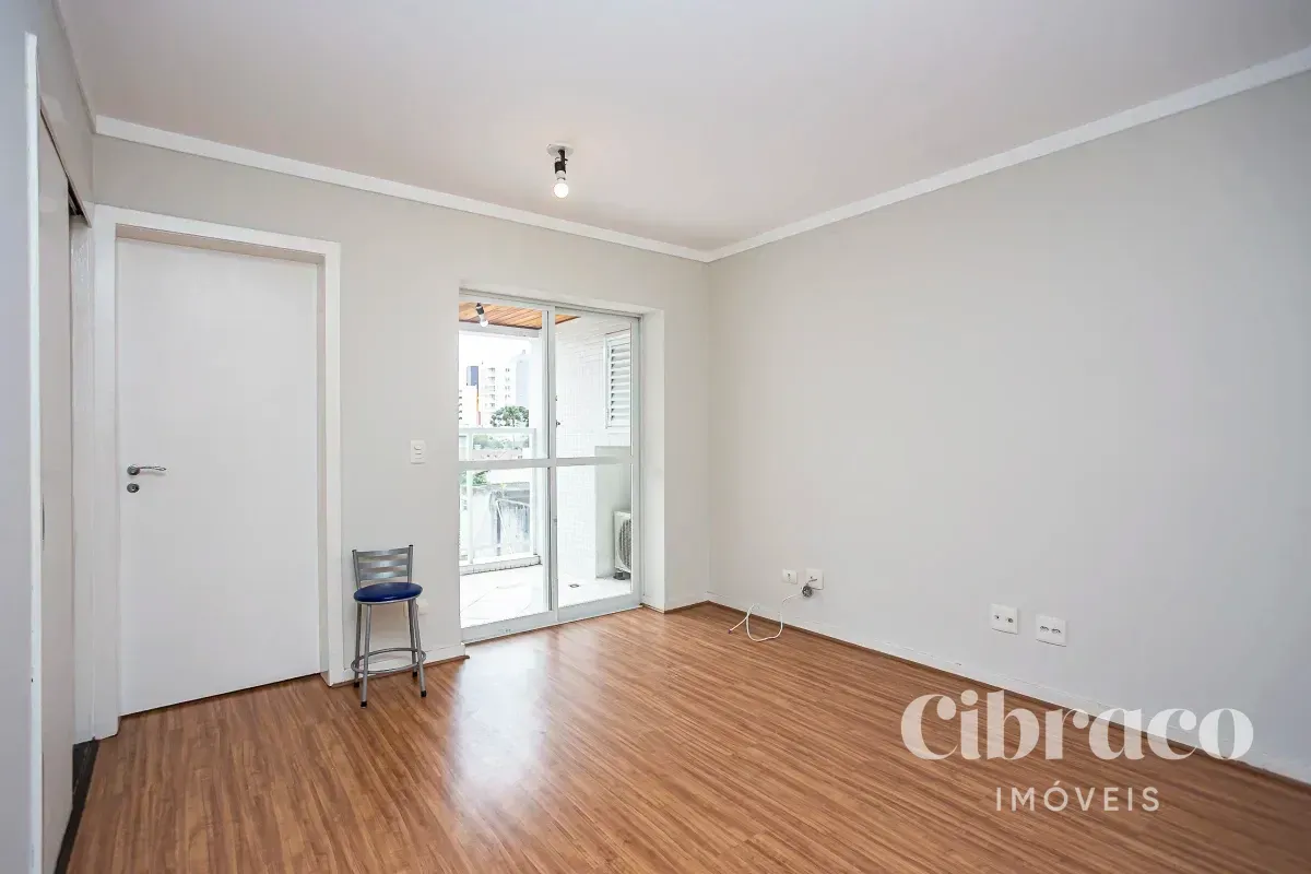 One-bedroom apartment in a building with a gym — photo 7