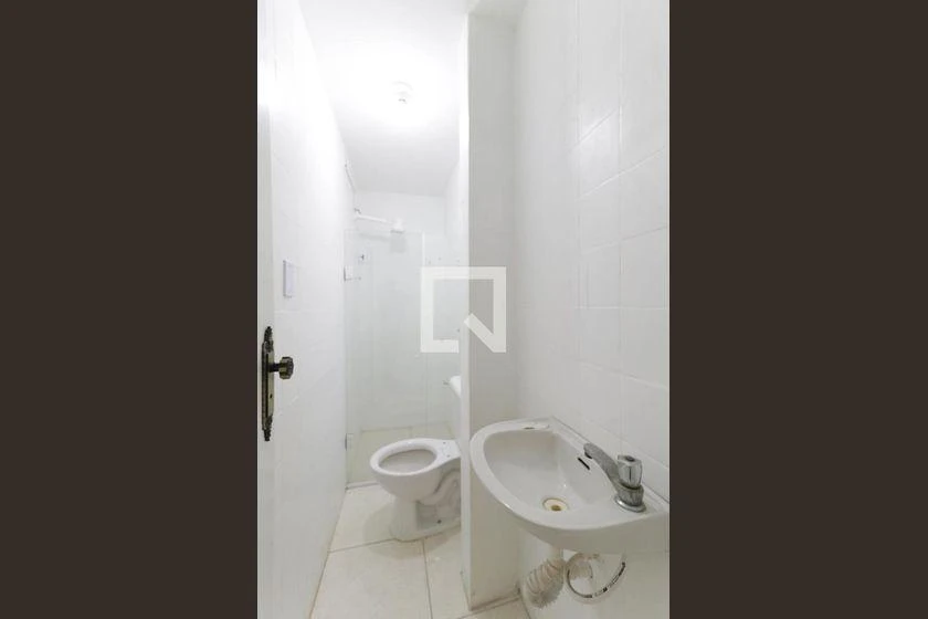 1-bedroom apartment with a glass shower enclosure — photo 7