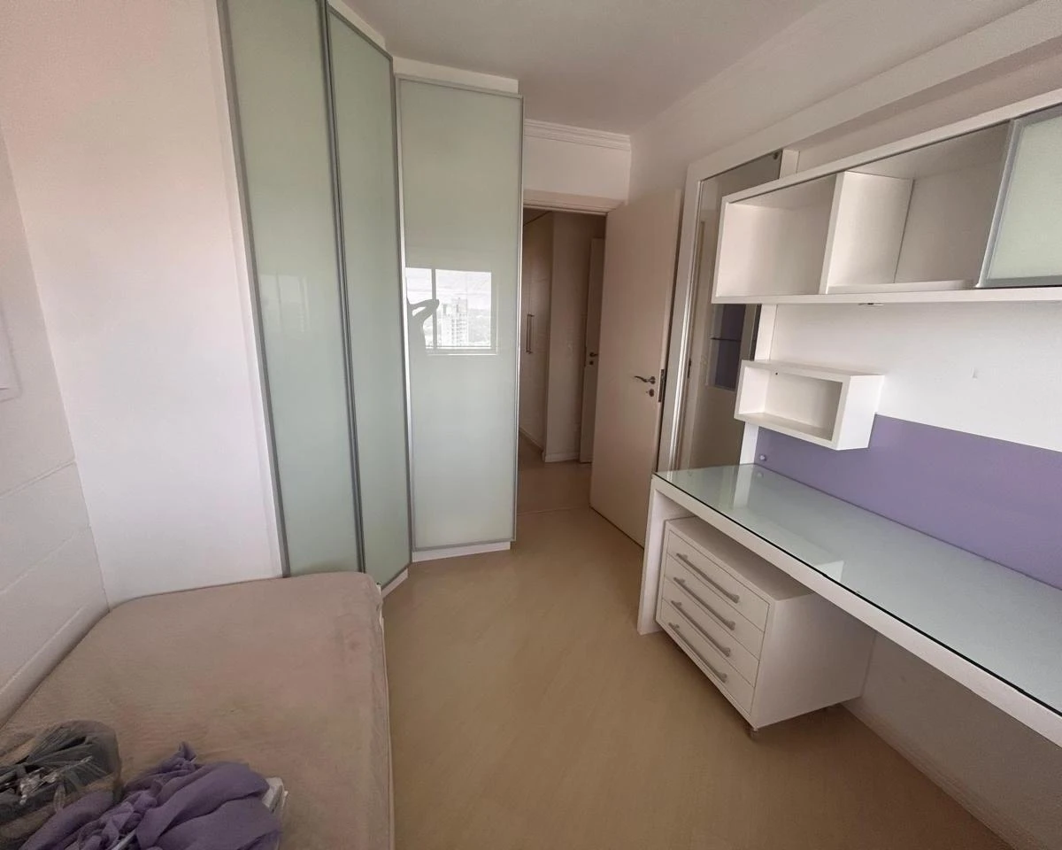 3-bedroom apartment with a home office in Curitiba — photo 13