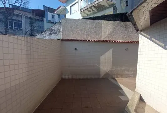 Apartment on the 1st floor with a glass-enclosed balcony — photo 33