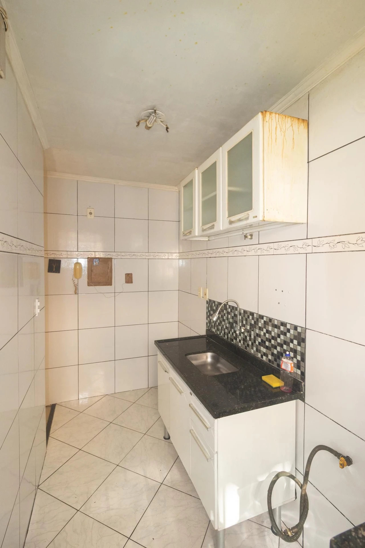 Unfurnished apartment with 2 bedrooms and a separate kitchen — photo 24