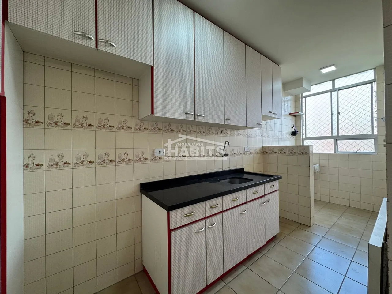 Wood or laminate floors in a 2-bedroom apartment, 72 m² — photo 4