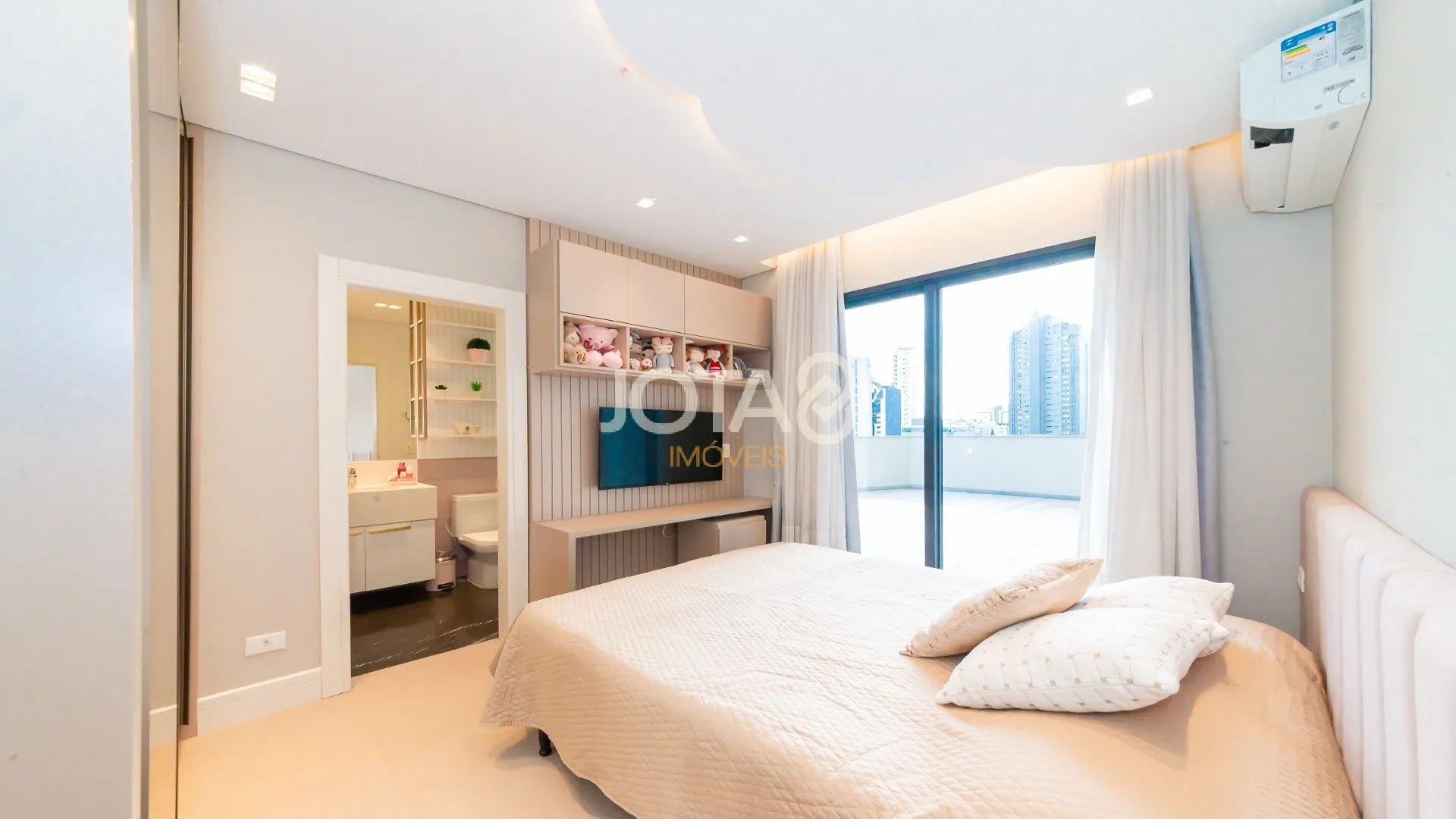 Unfurnished apartment with 3 en-suite bedrooms and balcony — photo 23