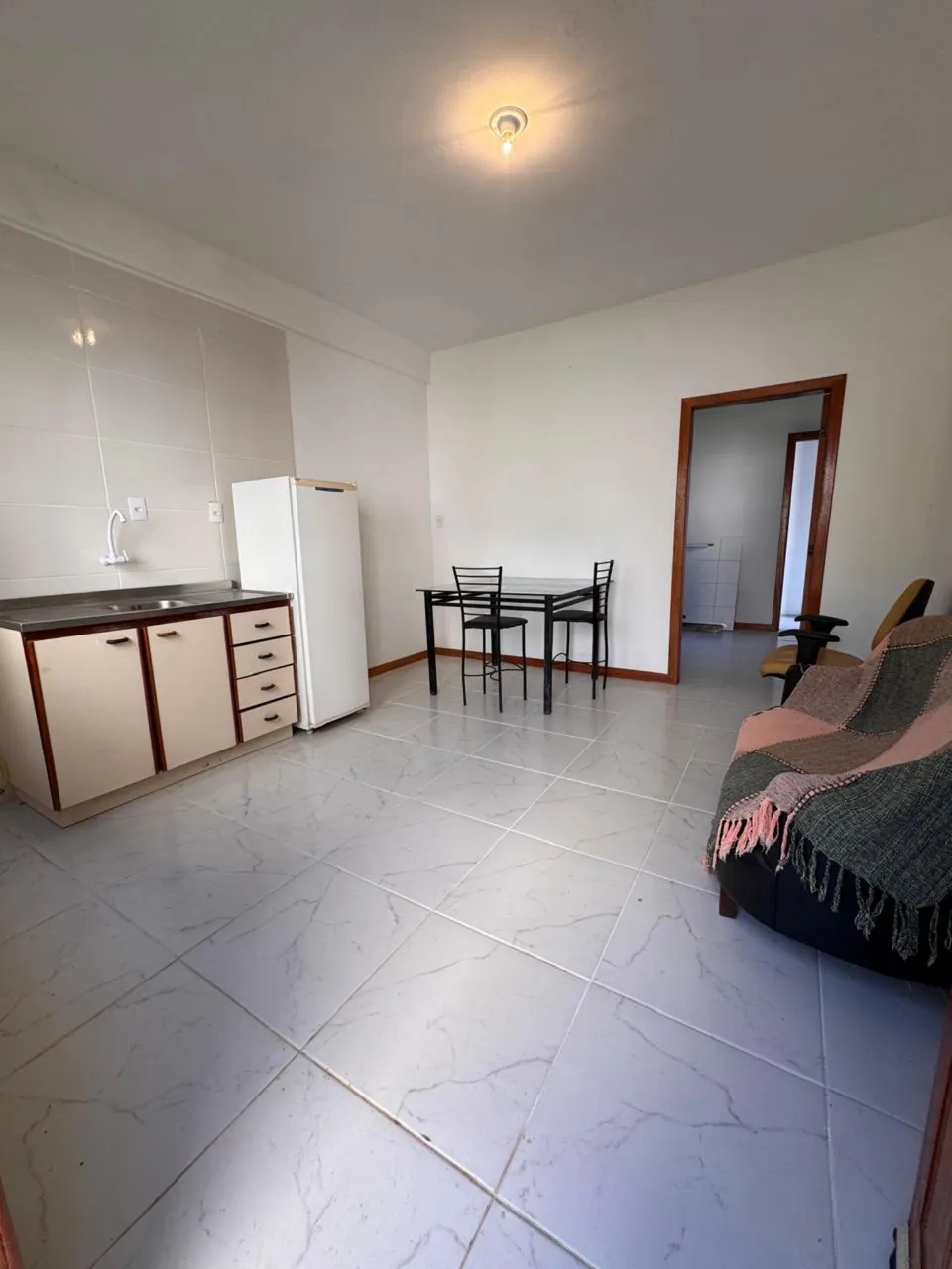 Apartamento de 1 dormitorio y 1 baño con balcón — photo 4