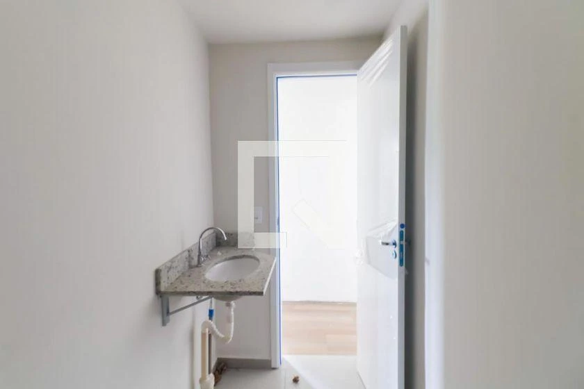 3-bedroom apartment with a grill on the balcony in Curitiba — photo 40
