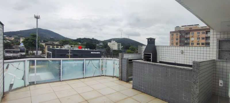 Duplex top-floor home with 3 bedrooms and 1 suite — photo 29