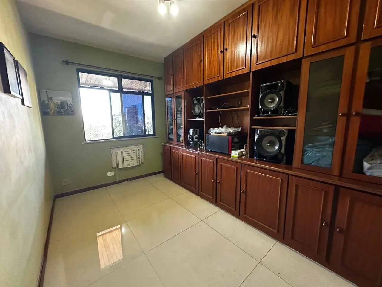 4-bedroom apartment with glassed-in balcony — photo 10