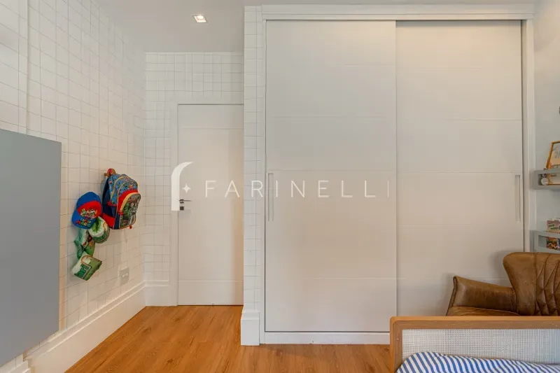 Furnished apartment with 4 bedrooms and 5 bathrooms — photo 19