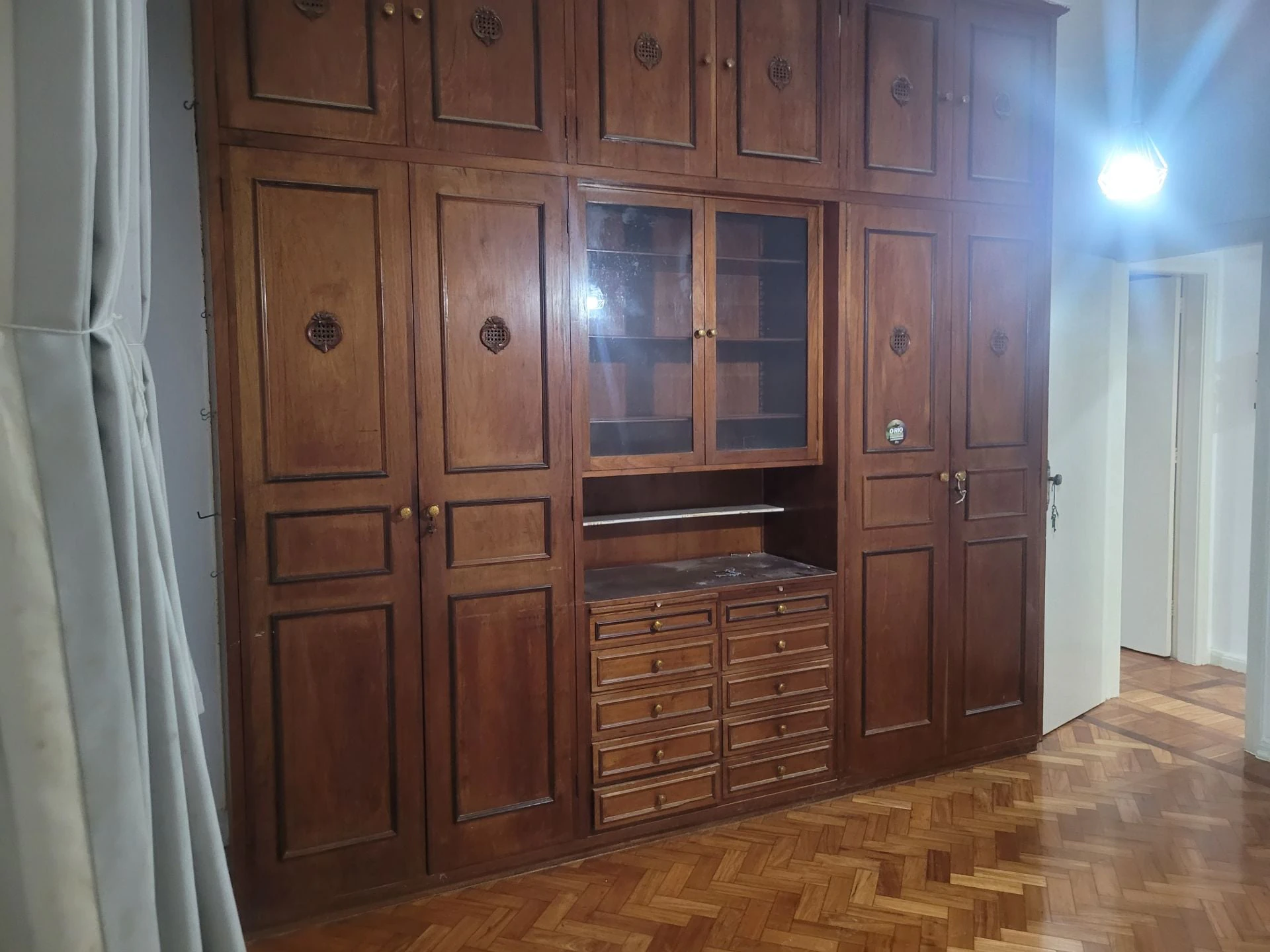 Furnished apartment, 120 m², with wood or laminate floors — photo 4