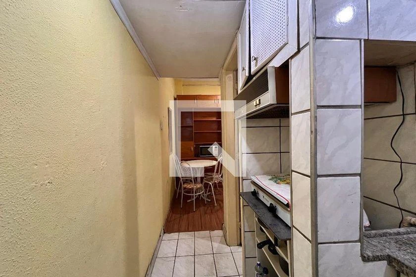 Furnished apartment, 31 m², with wood or laminate floors — photo 12