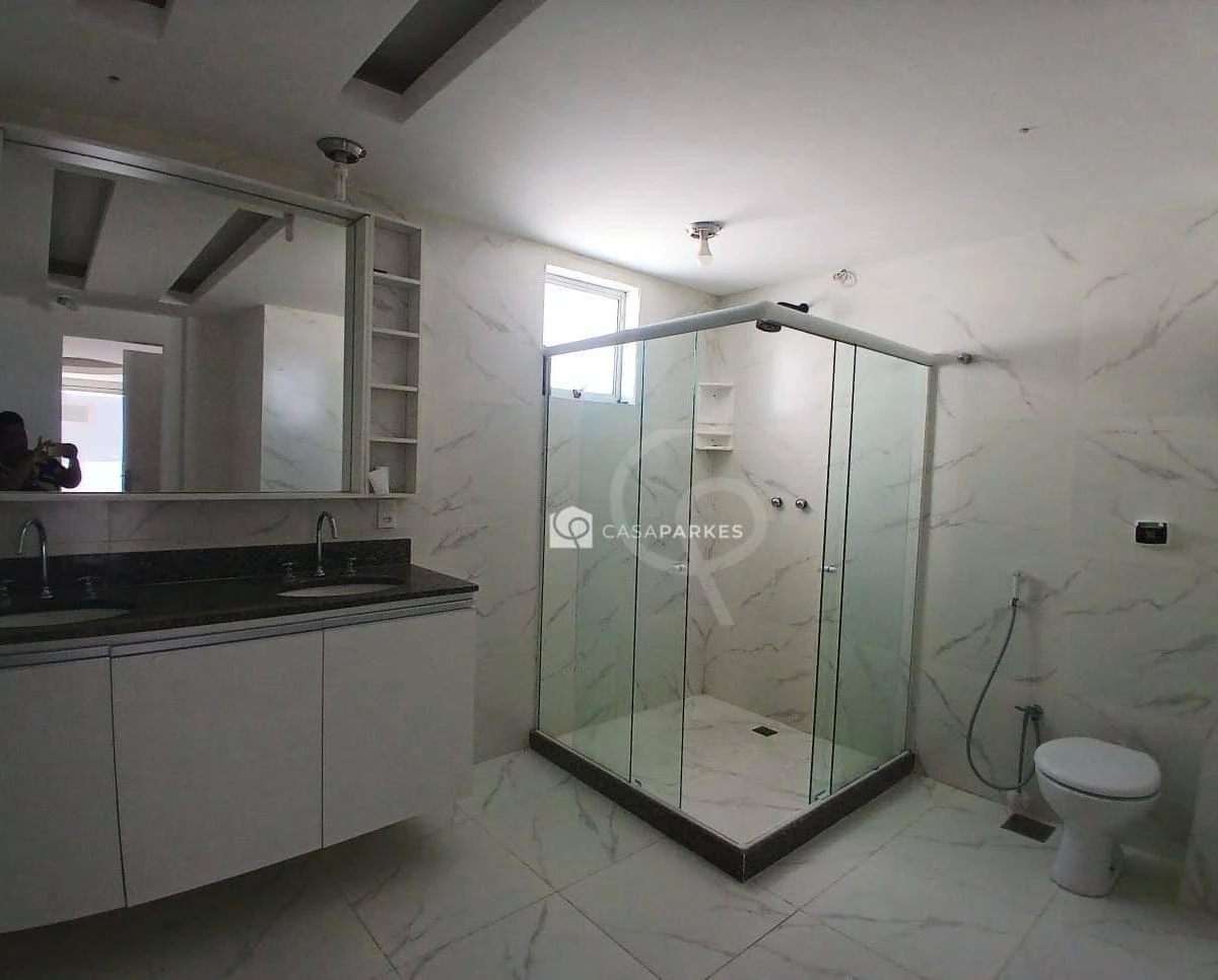 Casa com 6 quartos e cozinha aberta a gás, 450 m² — photo 25