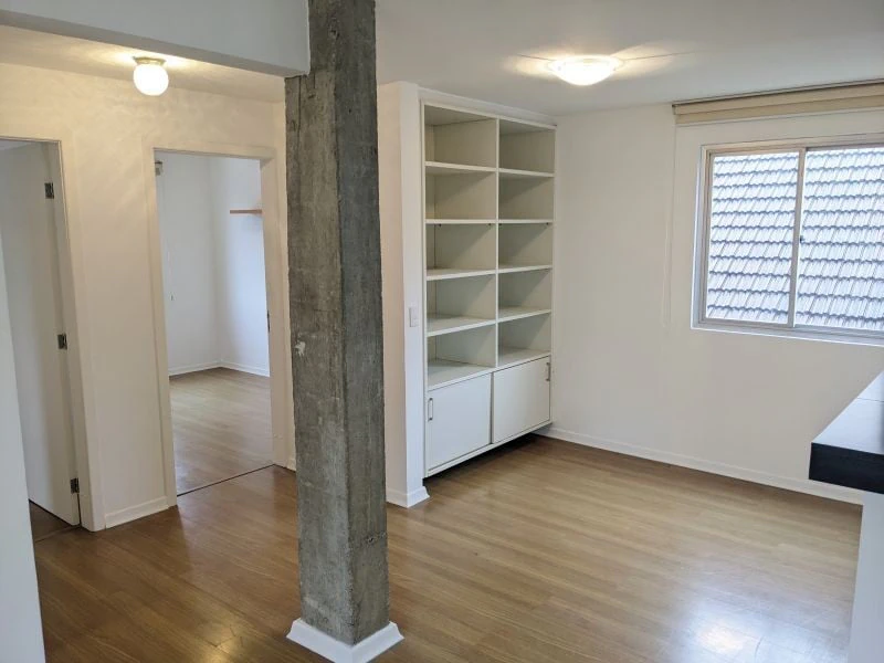 Apartment with open-plan gas kitchen and 2 bedrooms — photo 13