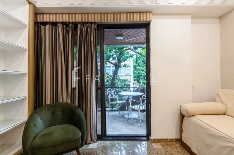 Apartamento de 2 quartos com varanda fechada — photo 12