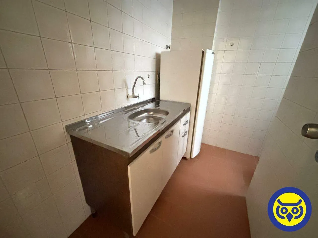 Departamento de 1 dormitorio con piso de madera o laminado — photo 2