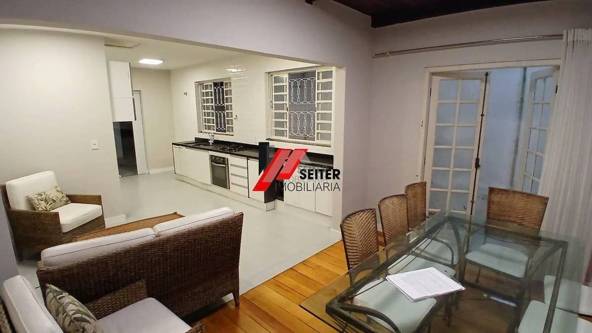 4-bedroom house with a home office in Florianópolis — photo 2