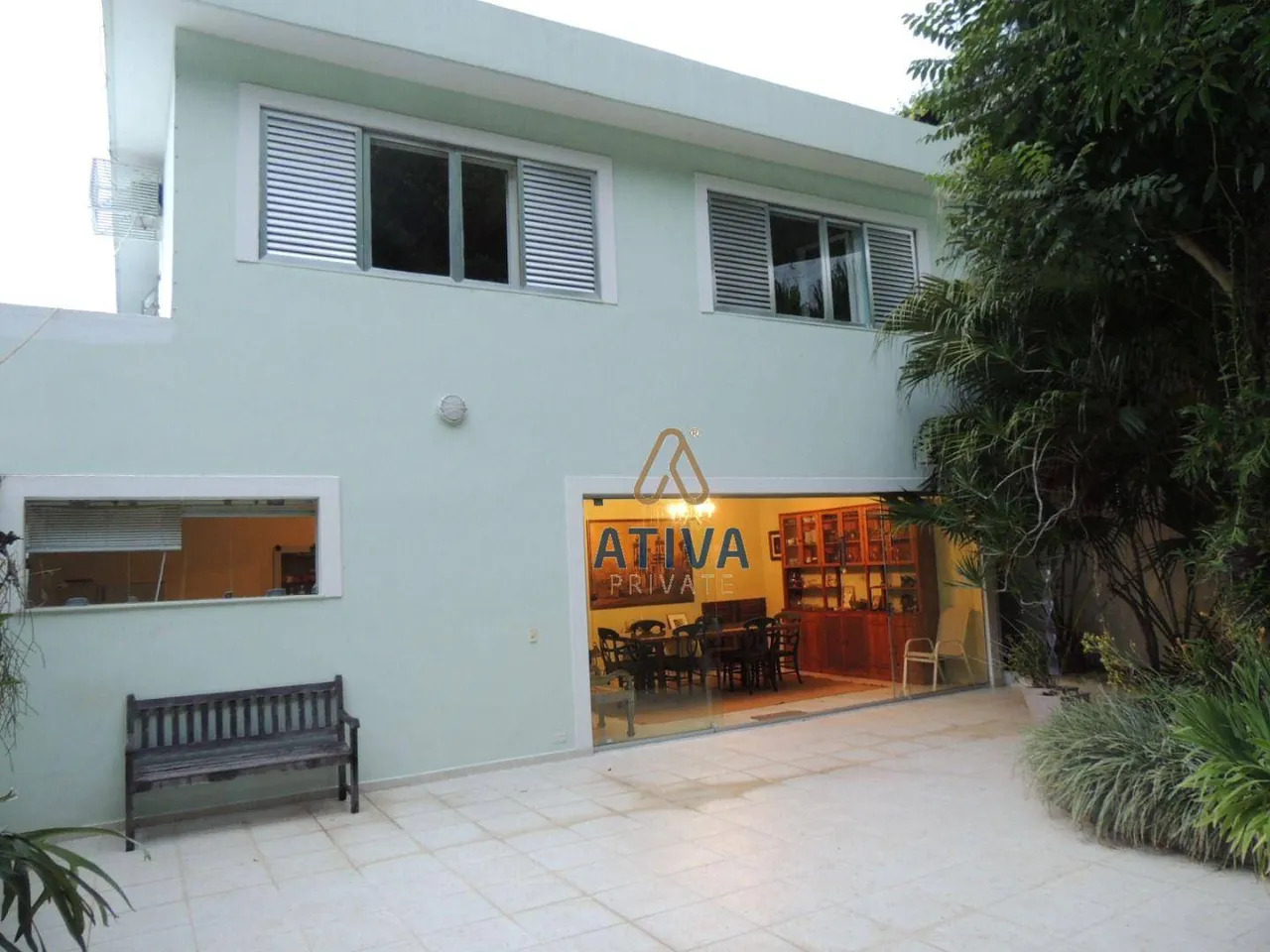 House with 4 bedrooms and 5 bathrooms plus a balcony grill — photo 15