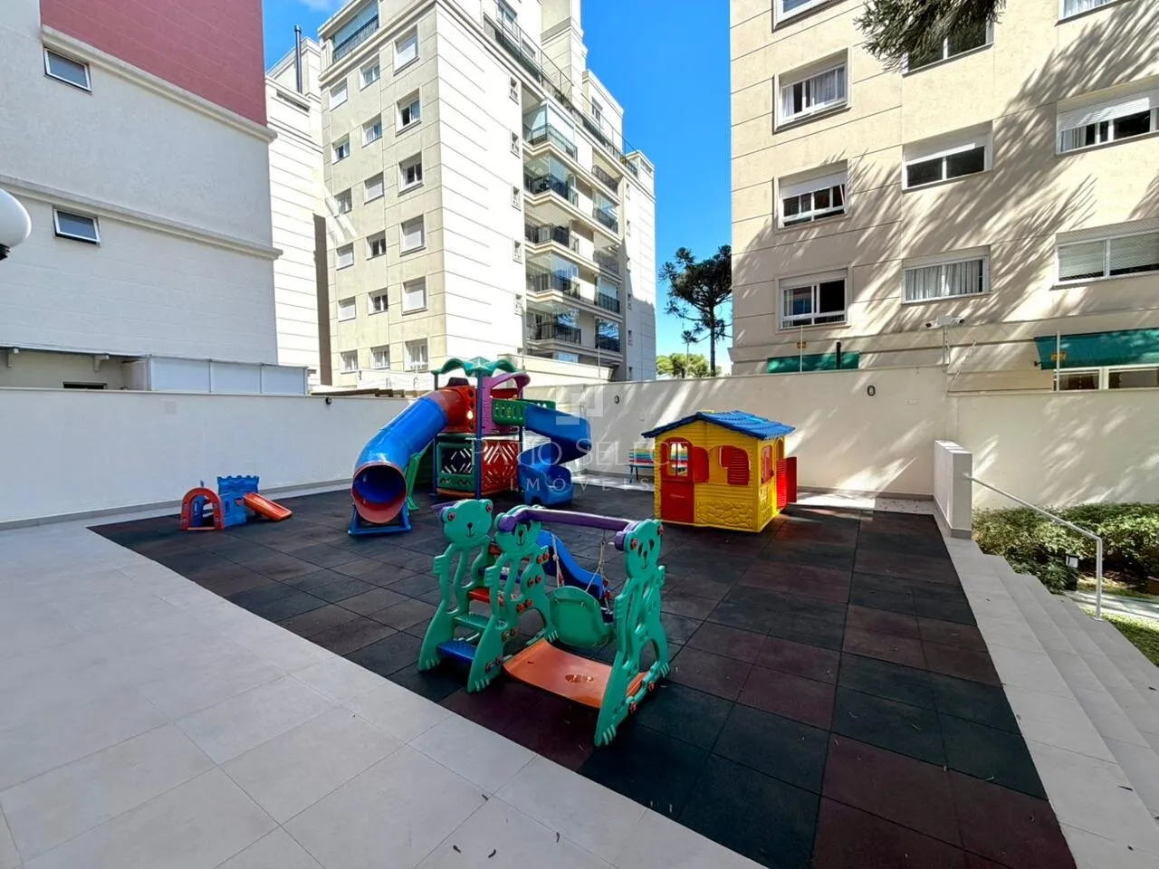 3-bedroom apartment with a washing machine in Curitiba — photo 14