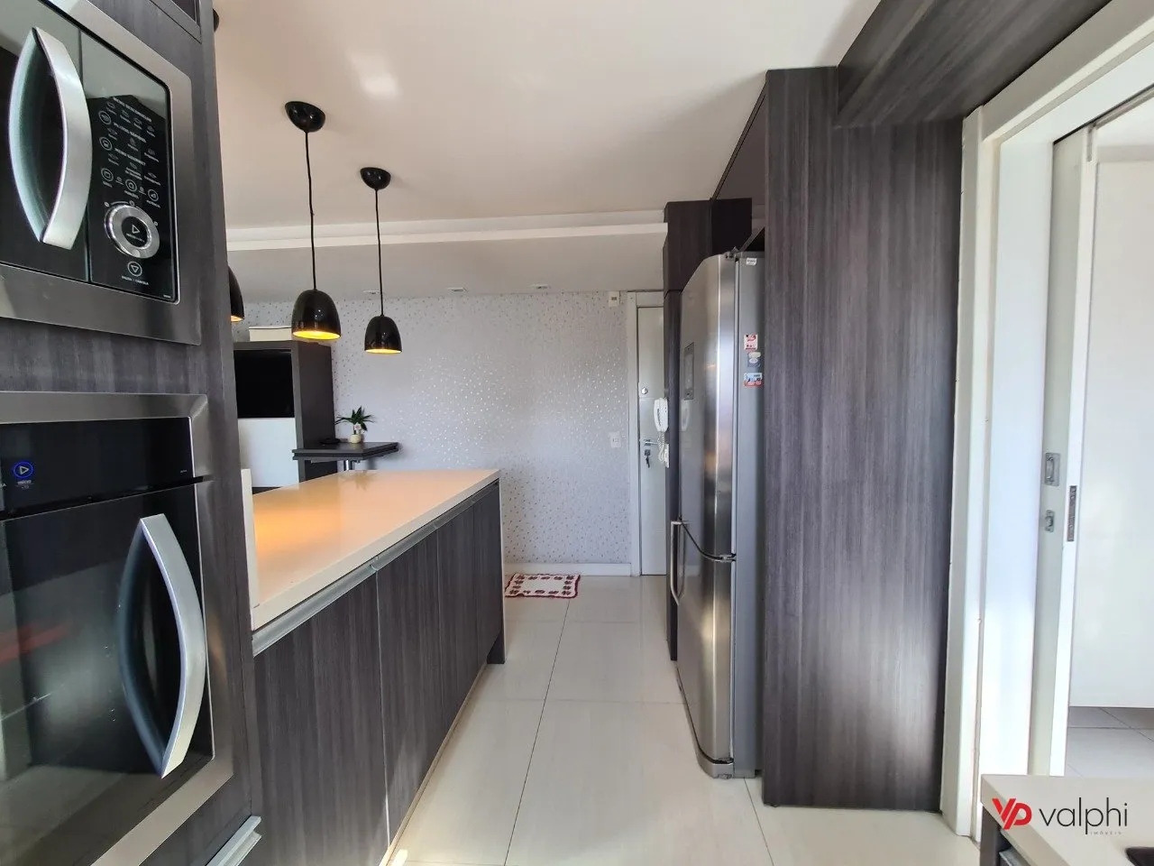 Furnished 2-bedroom apartment with enclosed balcony — photo 28