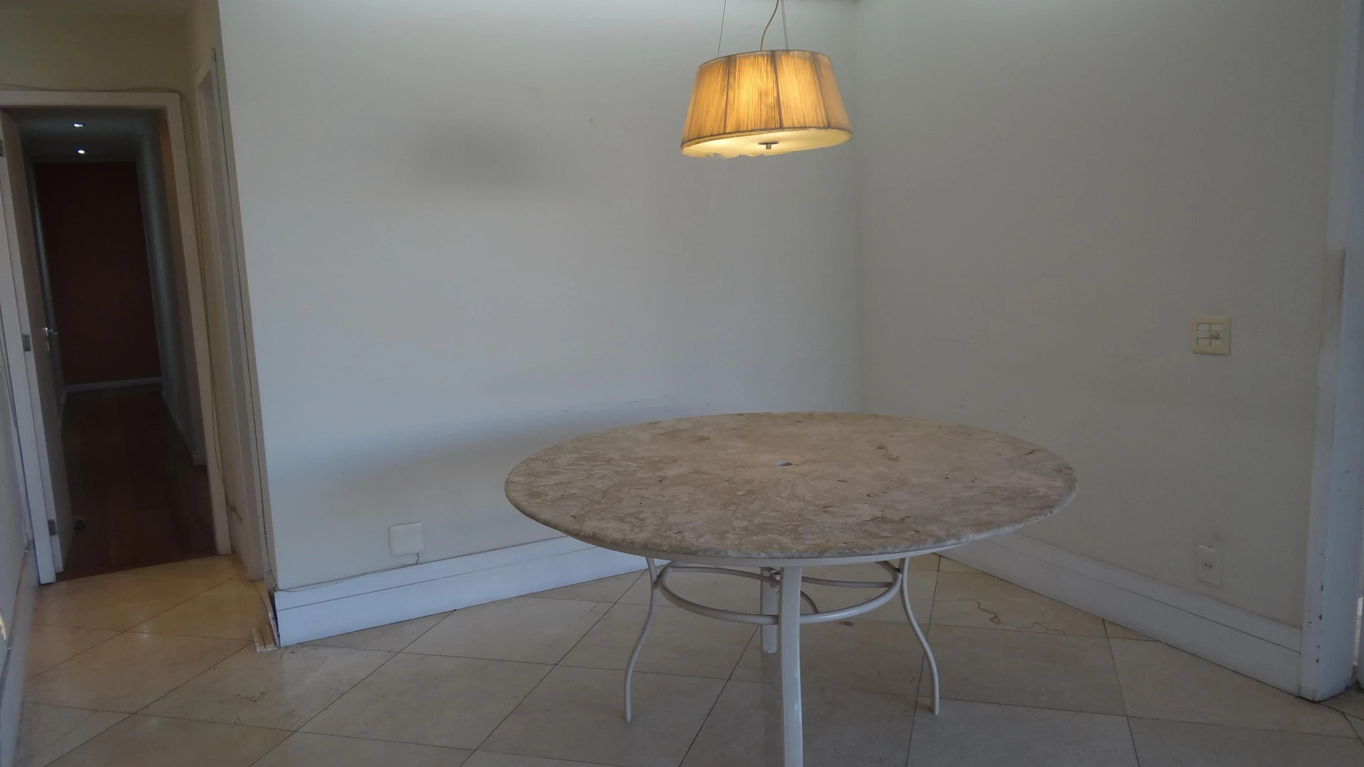 Apartamento sin amueblar con 3 dormitorios y balcón — photo 34