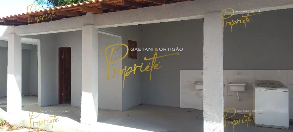 Casa sin muebles con 6 dormitorios y piscina común — photo 12