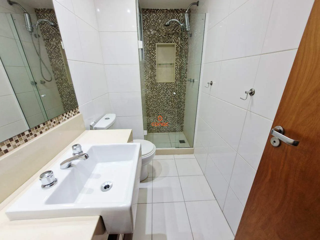 Квартира з 2 спальнями та заскленим балконом — photo 9