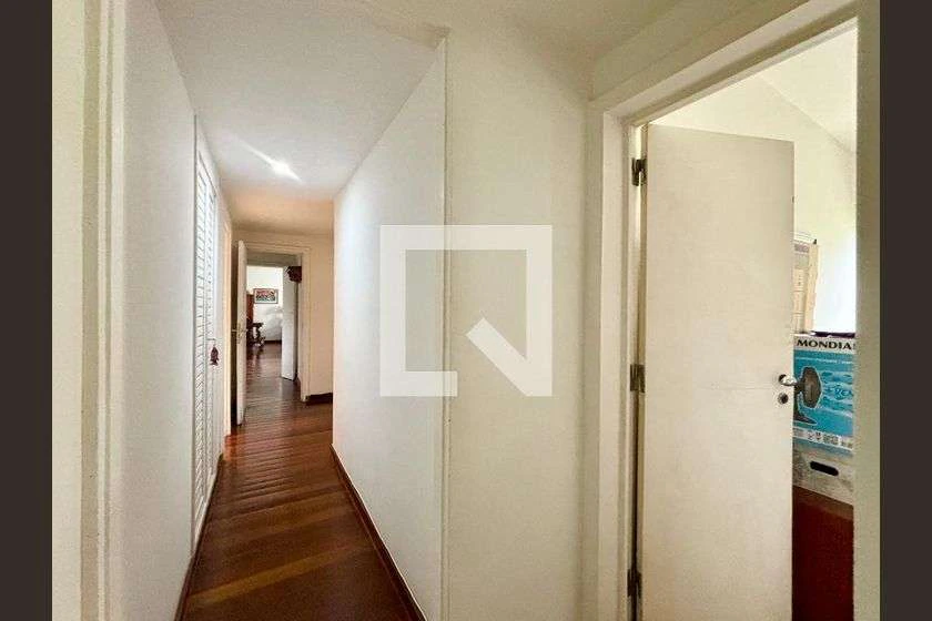 Apartment with 4 bedrooms and an en-suite bathroom — photo 13
