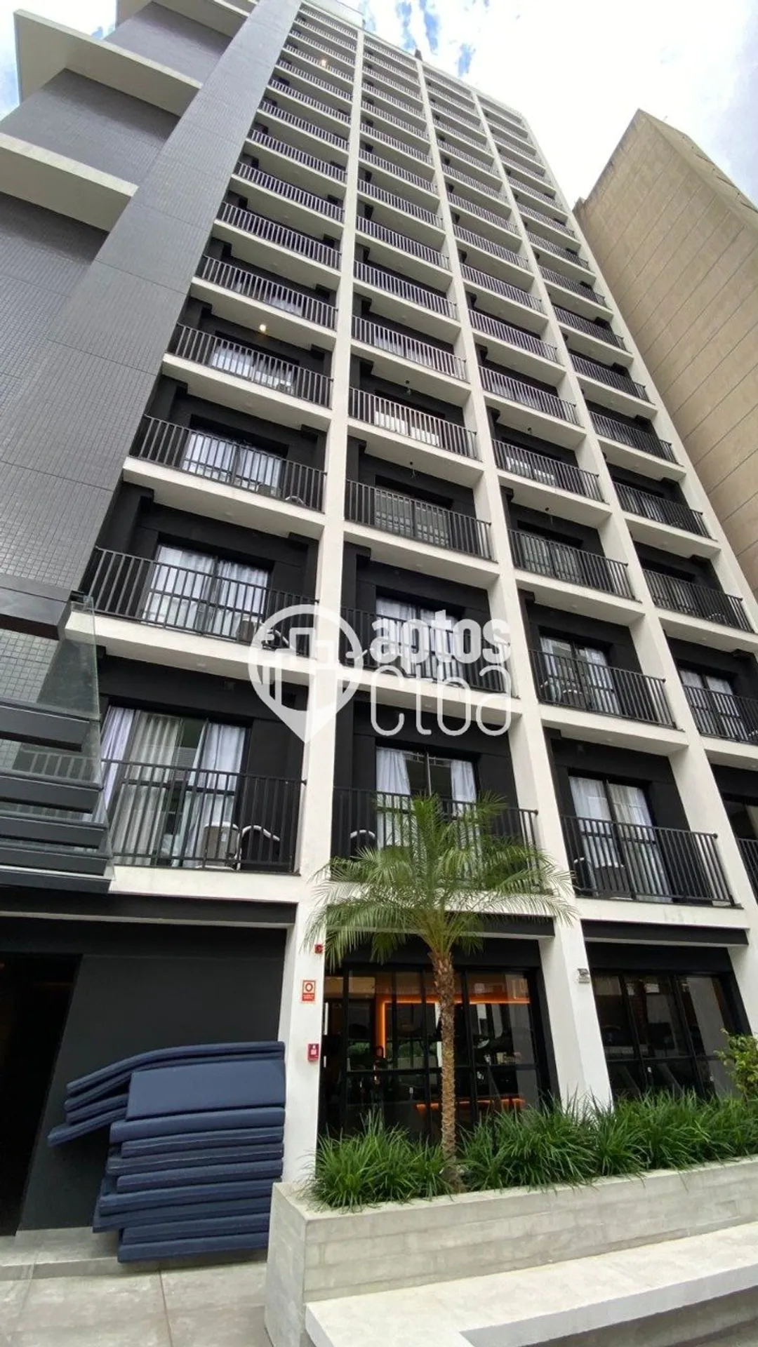 Apartamento mobiliado com varanda e 1 quarto — photo 32