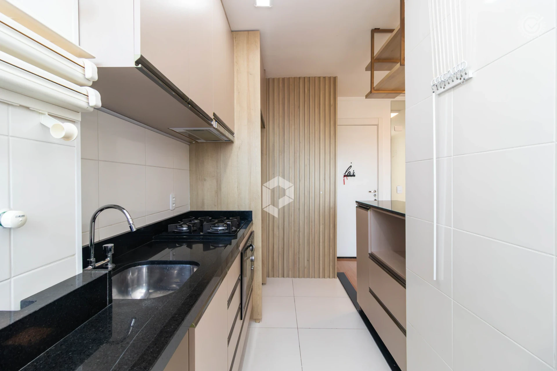 2-bedroom apartment with a grill on the balcony in Curitiba — photo 3