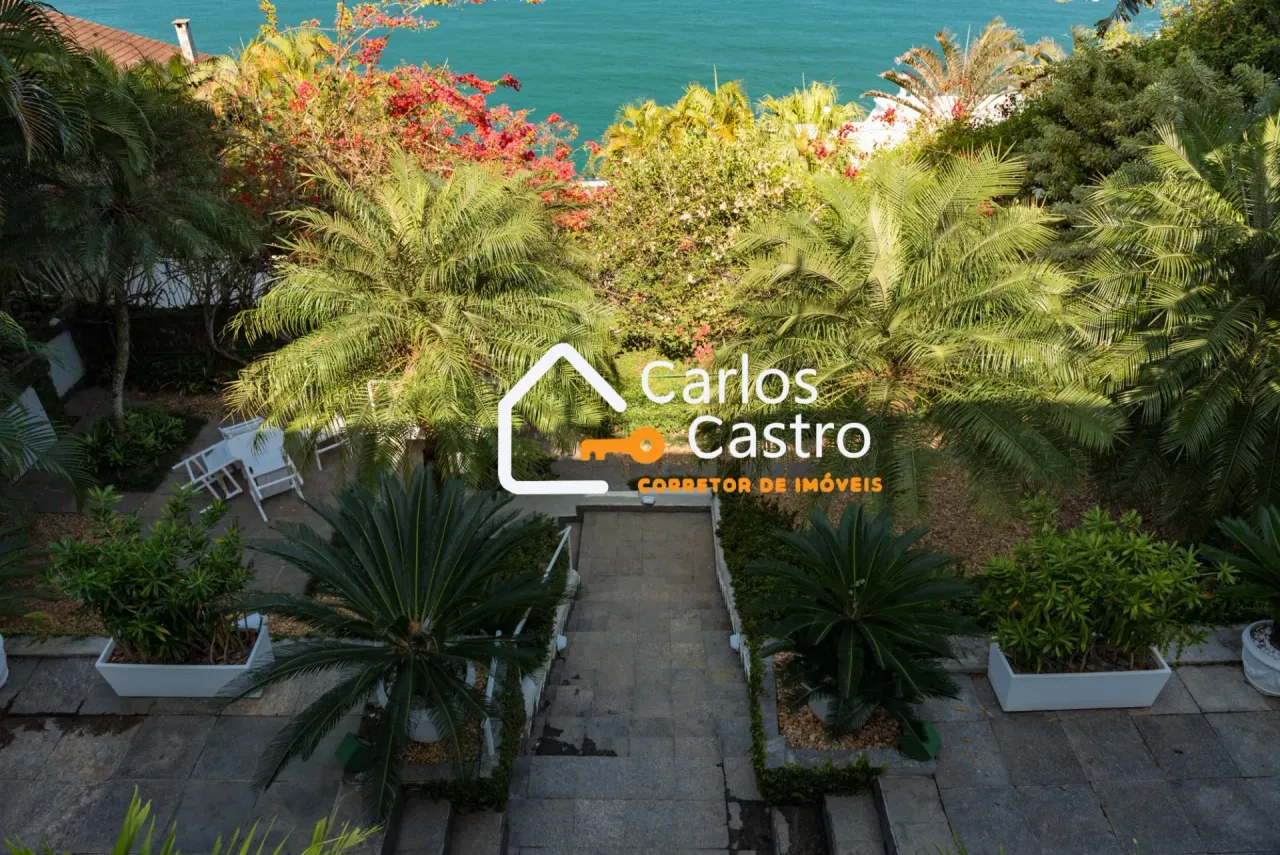 Furnished house, 640 m², with a glass-enclosed balcony — photo 4