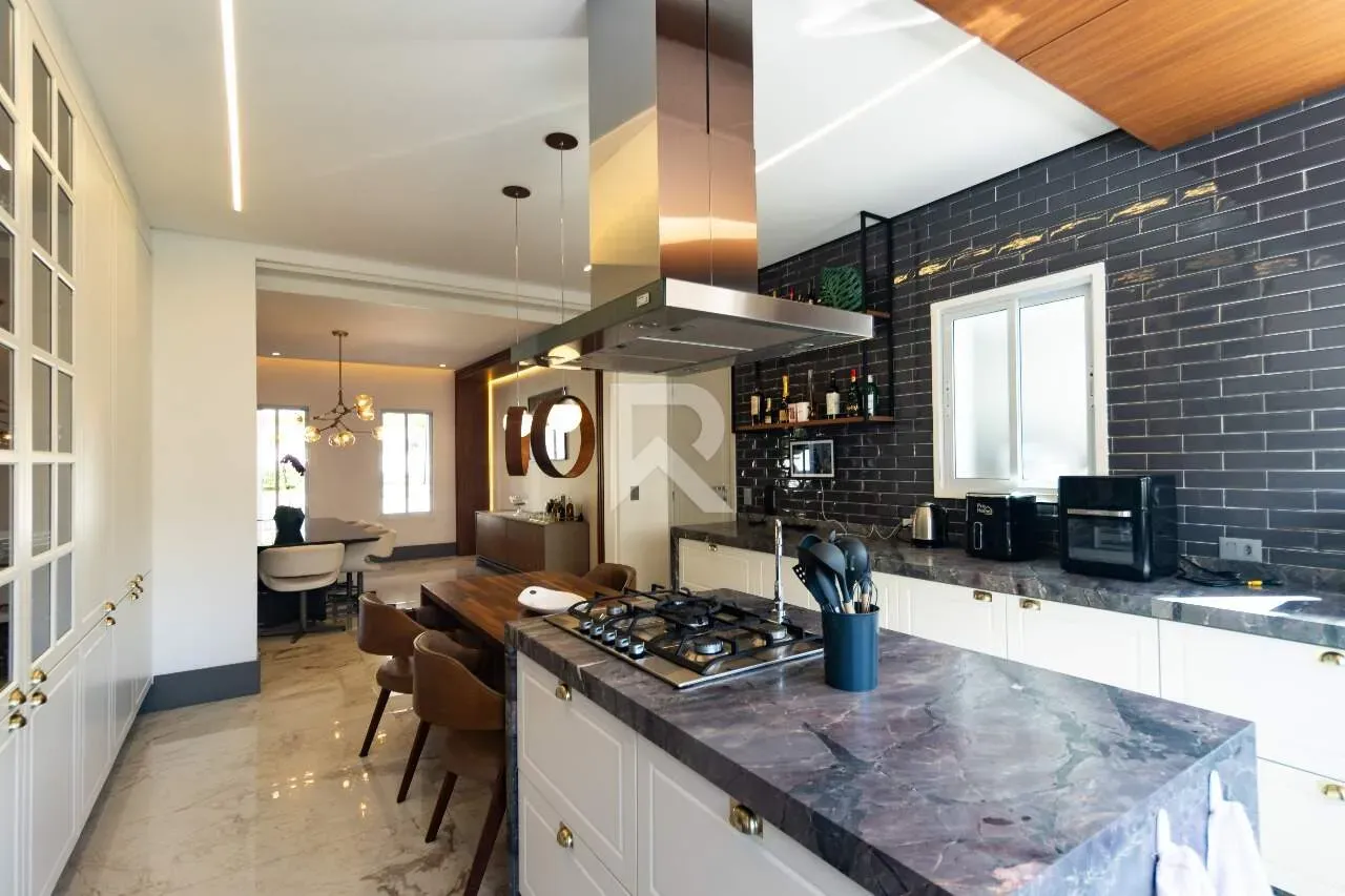House with 4 en-suite bedrooms and private BBQ — photo 10