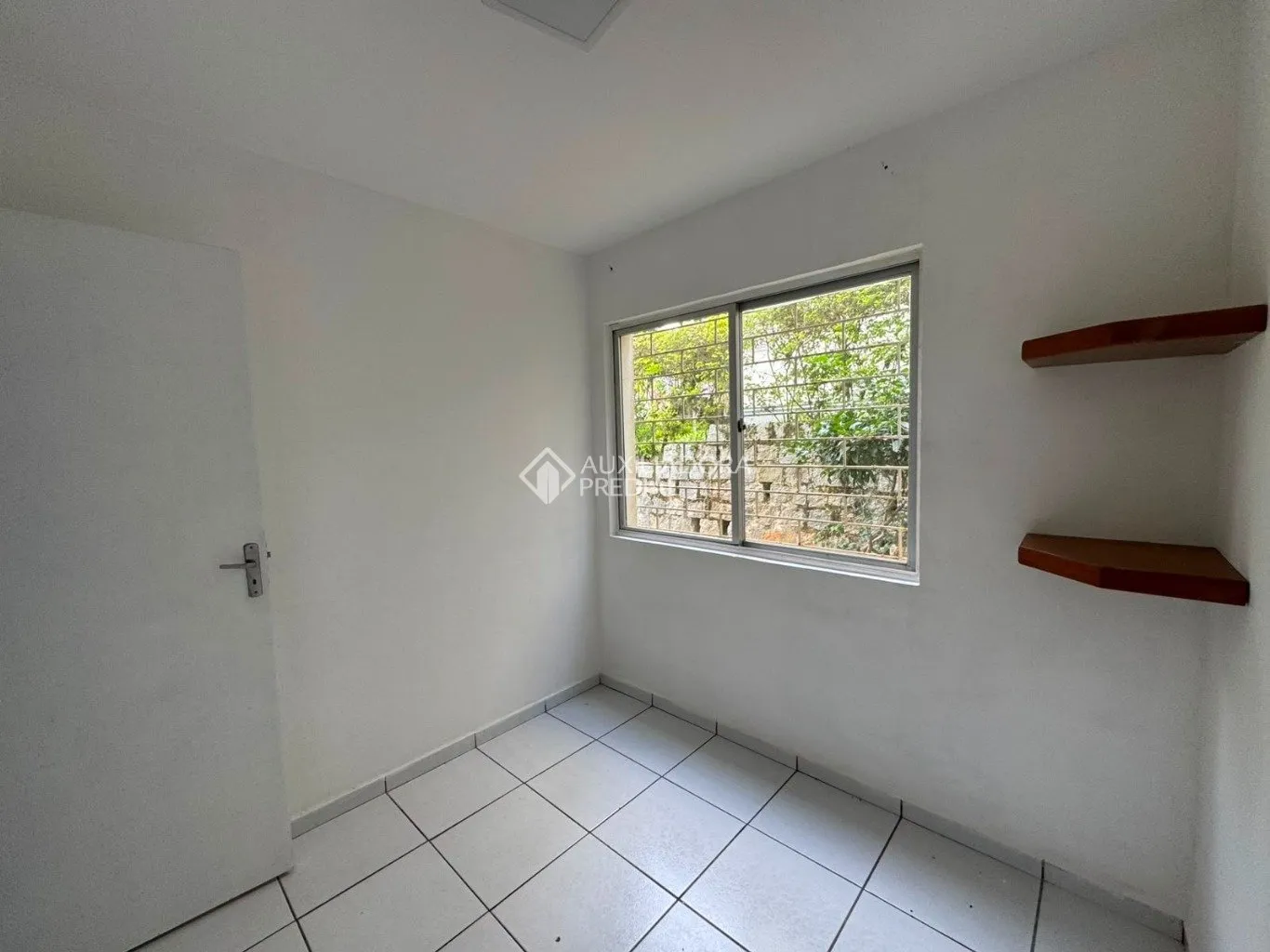1-bedroom apartment with 67 m² and ceramic tile — photo 11
