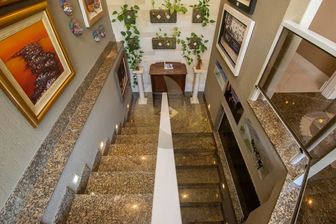 Furnished 860 m² house with 5 bedrooms and 10 bathrooms — photo 58