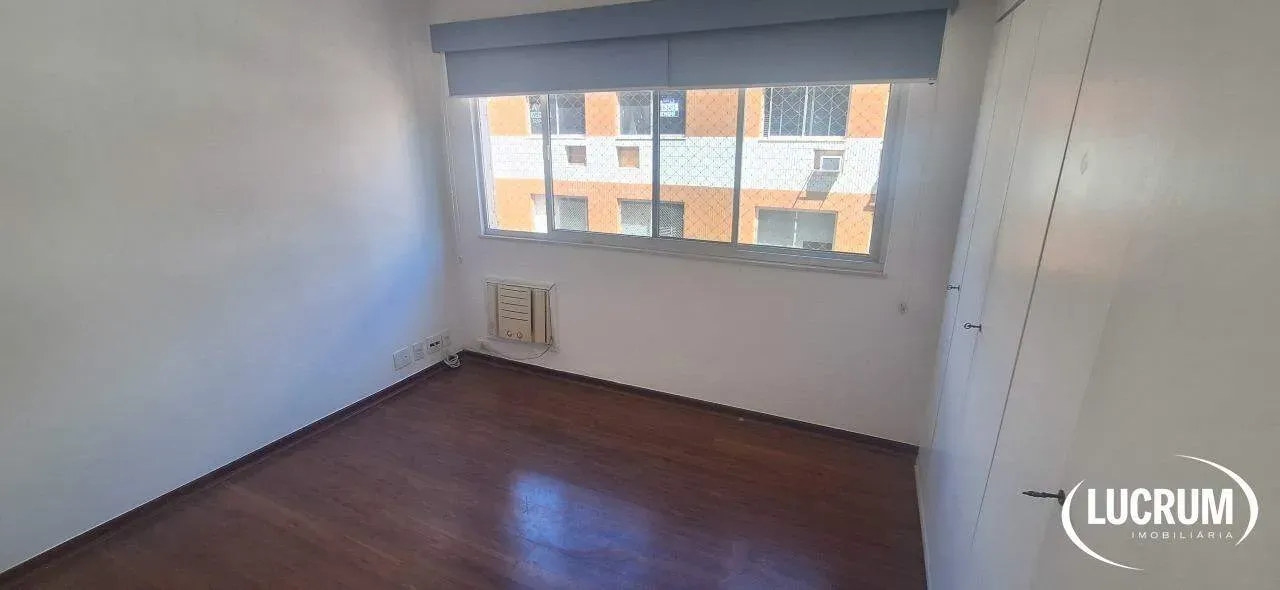 3-bedroom apartment with a walk-in closet — photo 2