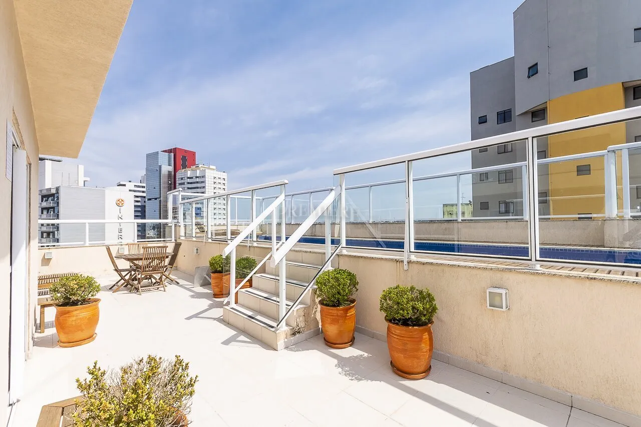Меблированное студио 60 м² с 1 парковкой и кухней — photo 32
