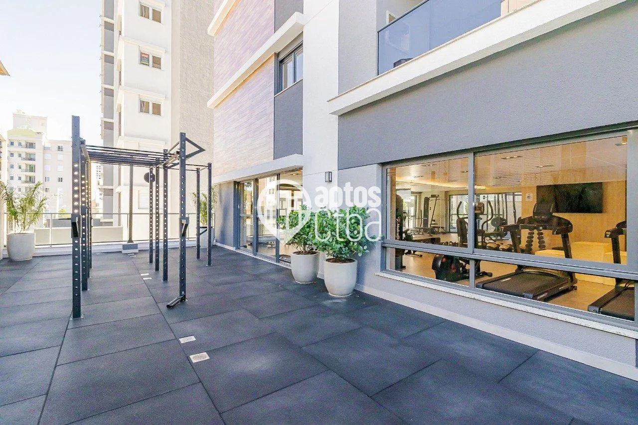 Glass-enclosed balcony in a 2-bedroom apartment, 81 m² — photo 61
