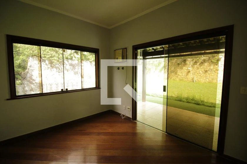 Casa de 700 m² com 3 quartos e 4 banheiros — photo 21