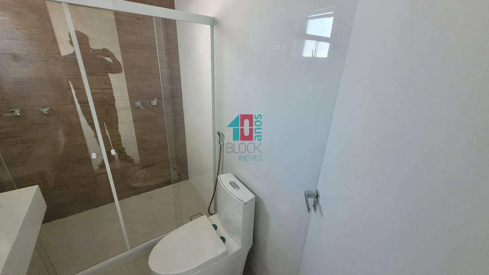 Casa de condomínio com 6 suítes e 9 banheiros — photo 38