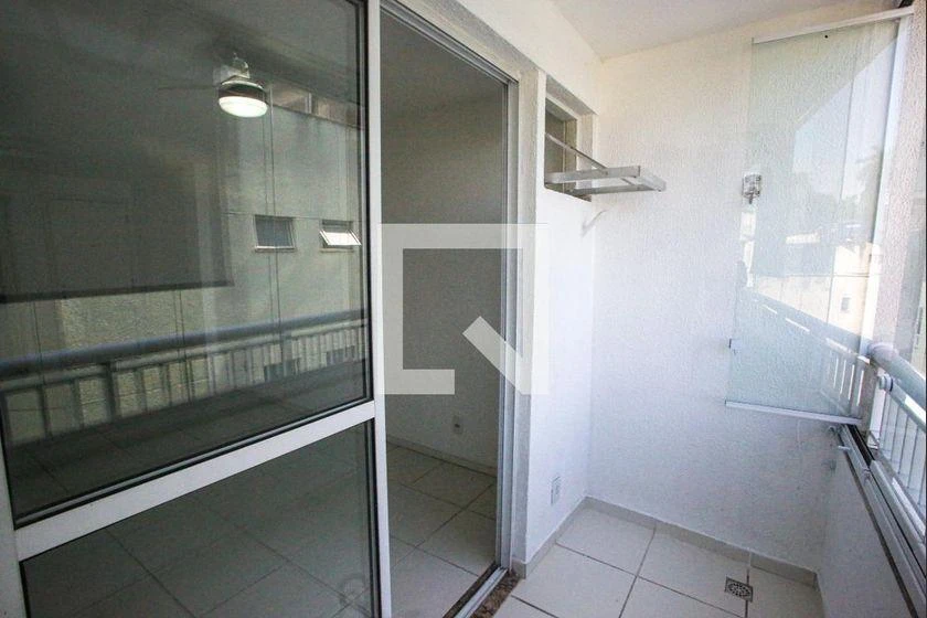 Balcony with a grill in a 3-bedroom apartment, 131 m² — photo 21