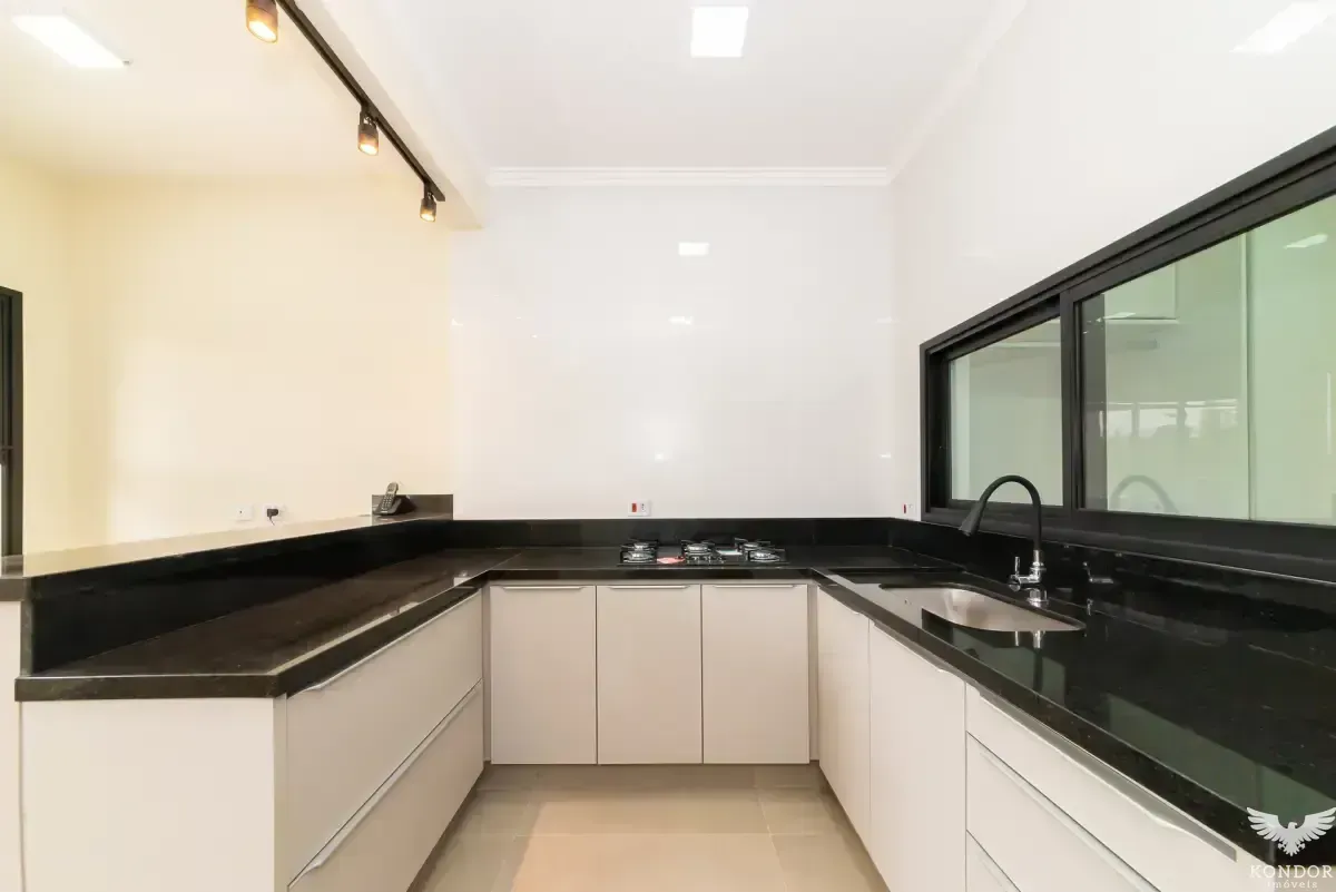 Two-story house with 230 m² and 3 bedrooms, 1 suite — photo 23