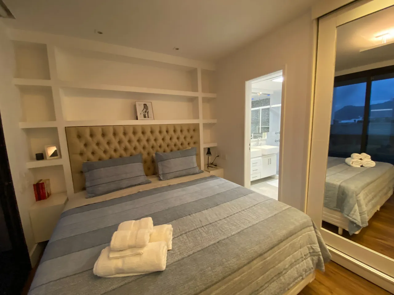 Furnished 2-bedroom apartment with balcony, 95 m² — photo 4