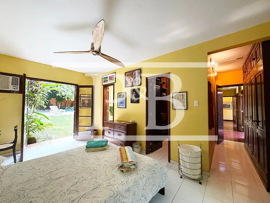 Casa com 4 dormitórios e varanda com churrasqueira — photo 29
