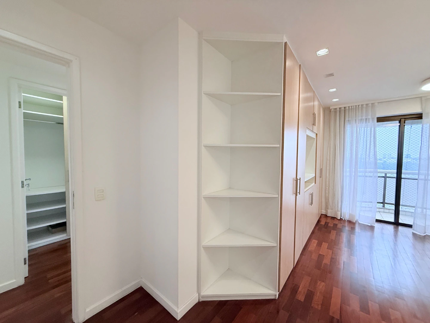 4-bedroom apartment with a washing machine in Rio de Janeiro — photo 26