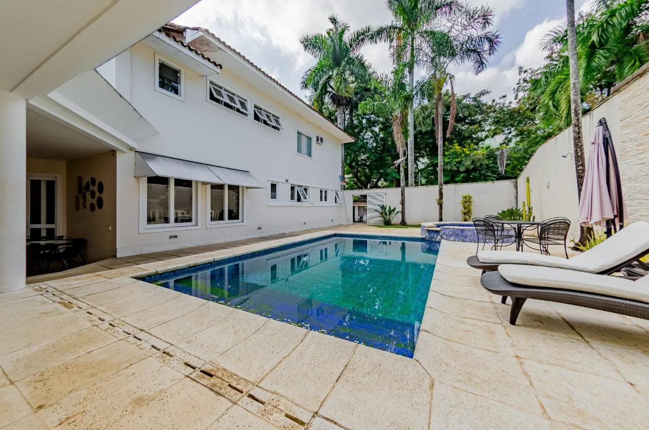 Furnished house with 5 bedrooms and 690 m², 5 parking — photo 14