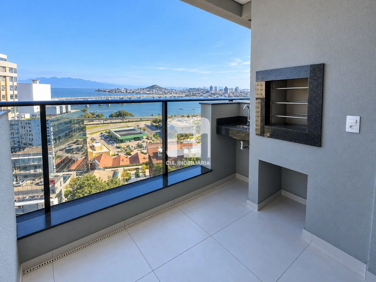 Furnished apartment, 52 m², with a water view