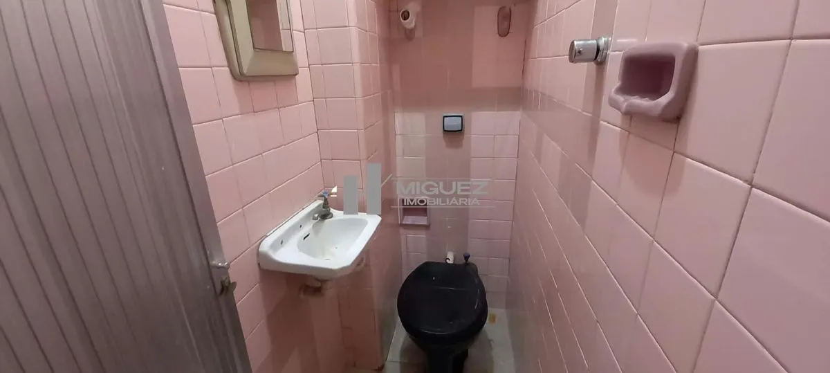 Apartamento no 1º andar com piso de madeira ou laminado — photo 22